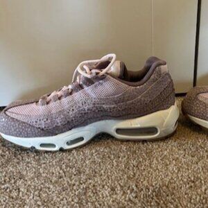 Women's Nike Air Max 95 size 8